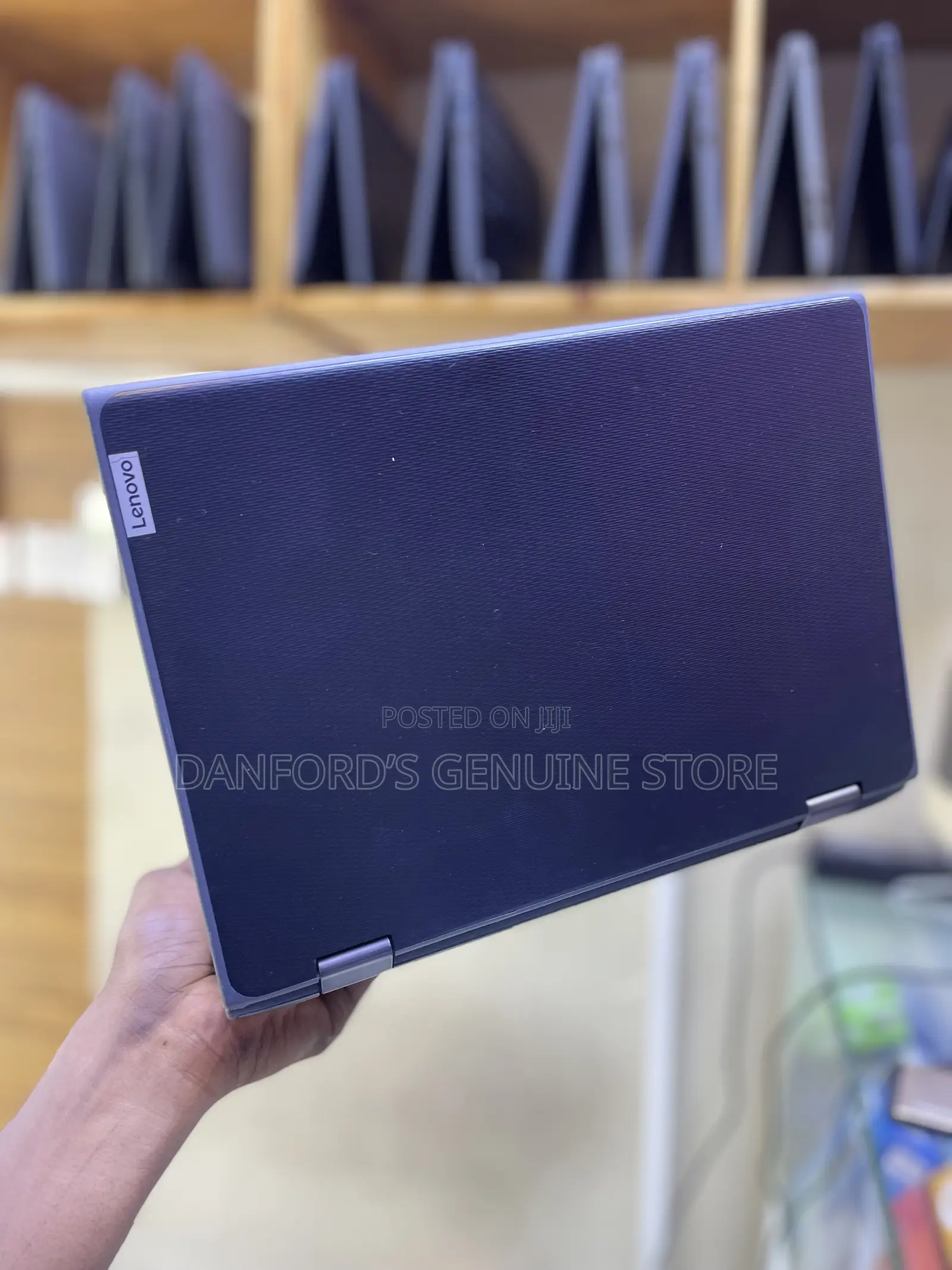 Laptop Lenovo 300e 8GB Intel Core i3 SSD 256GB