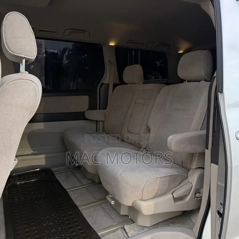 Toyota Alphard 2004 Silver