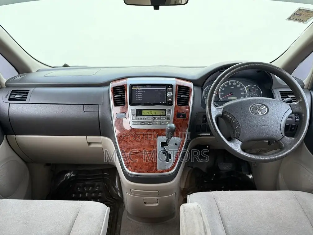 Toyota Alphard 2004 Silver
