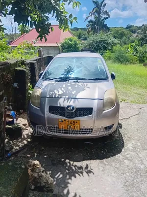 Toyota Vitz 1.5 FWD 5dr 2004 Silver