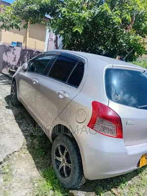 Toyota Vitz 1.5 FWD 5dr 2004 Silver