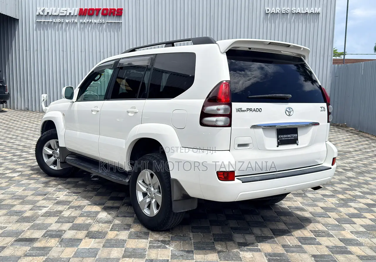 Toyota Land Cruiser Prado 2006 White