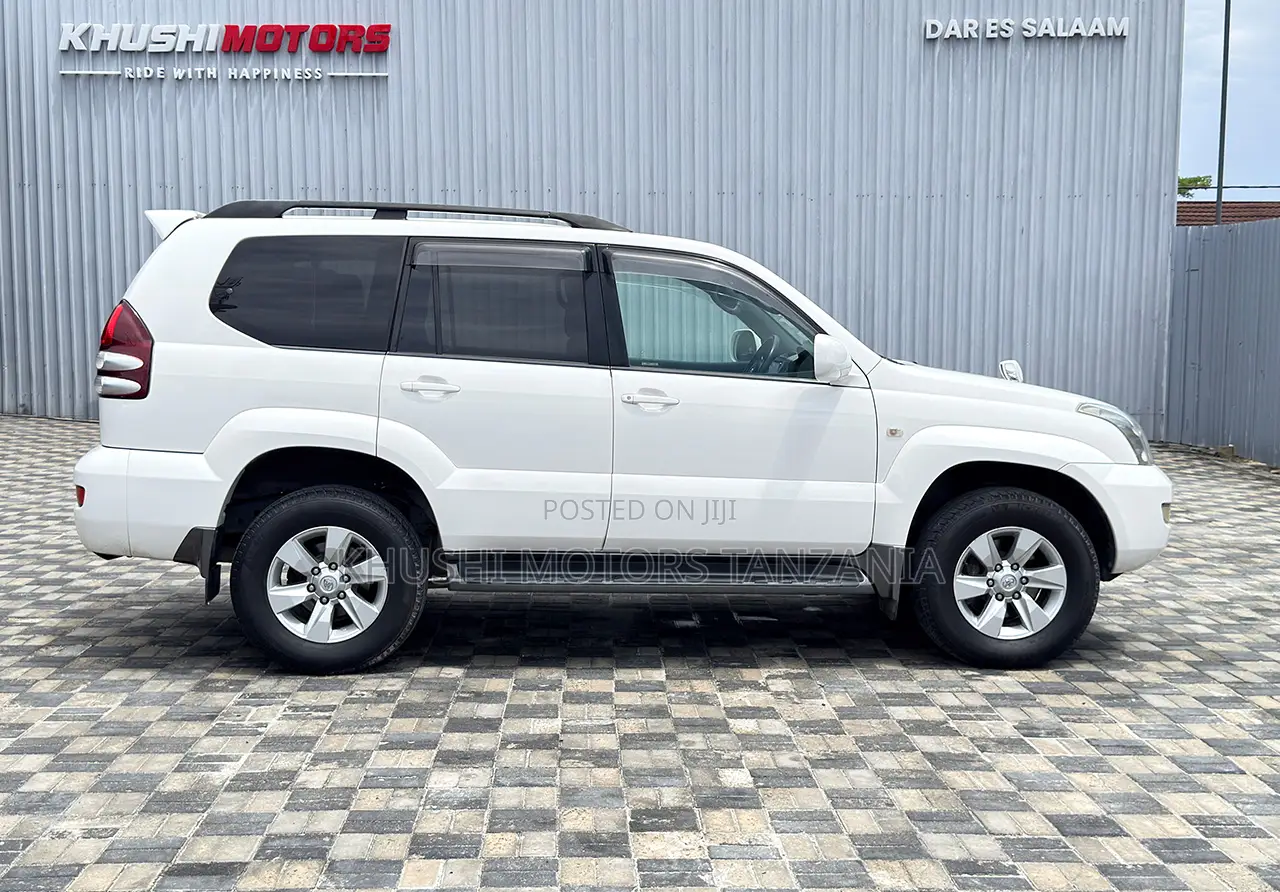 Toyota Land Cruiser Prado 2006 White