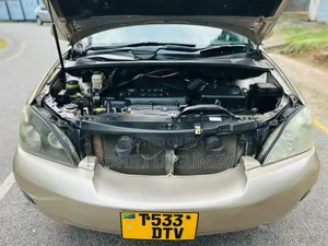 Toyota Harrier 2005 Gold