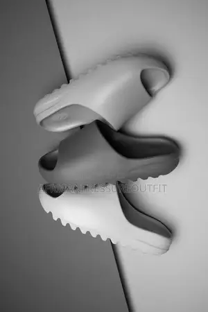 Yeezy Slides Casual Collection Available