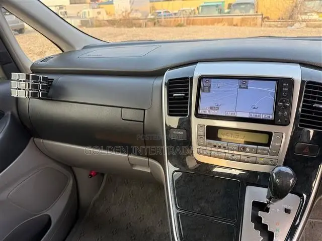 Toyota Alphard 2.4 Petrol AWD 2003 White
