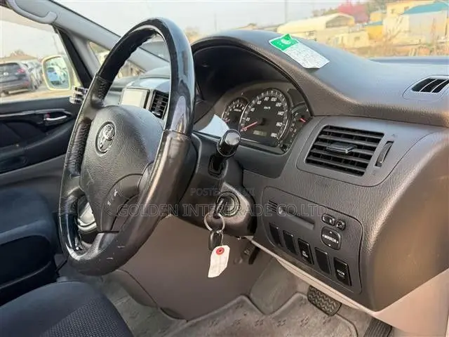 Toyota Alphard 2.4 Petrol AWD 2003 White