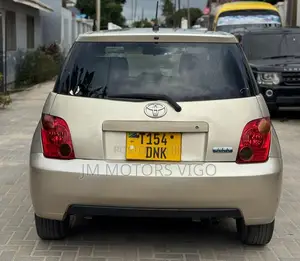 Toyota IST 2004 Beige