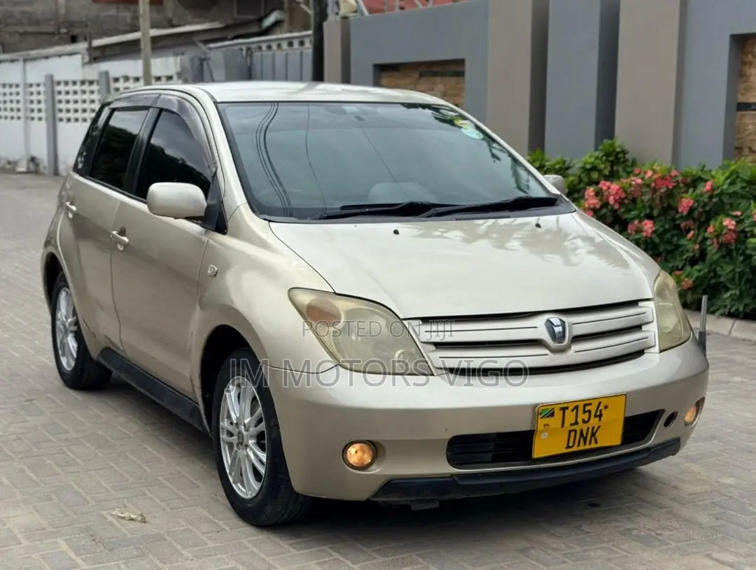 Toyota IST 2004 Beige