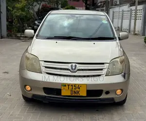 Toyota IST 2004 Beige