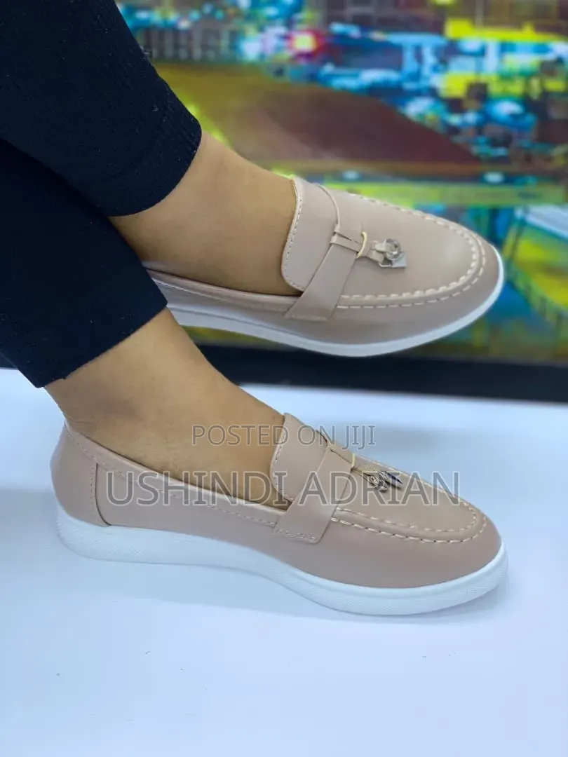 Viatu Vya Ngozi Vya Kike (New Stock)Ubora Wa Hali Ya Juu