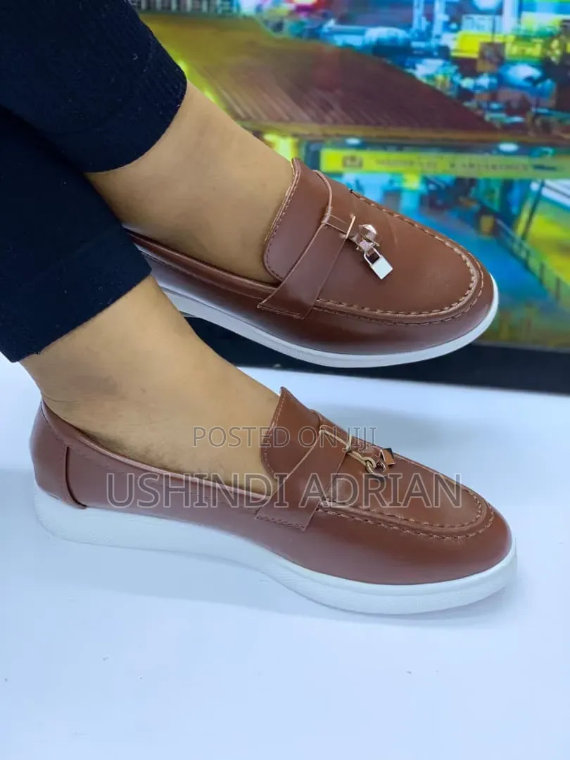 Viatu Vya Ngozi Vya Kike (New Stock)Ubora Wa Hali Ya Juu