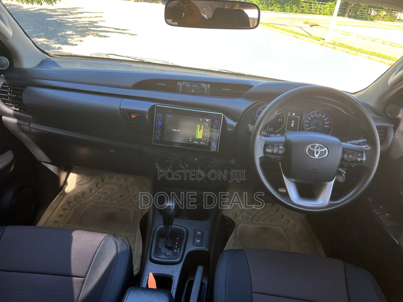 Toyota Hilux 2020 White