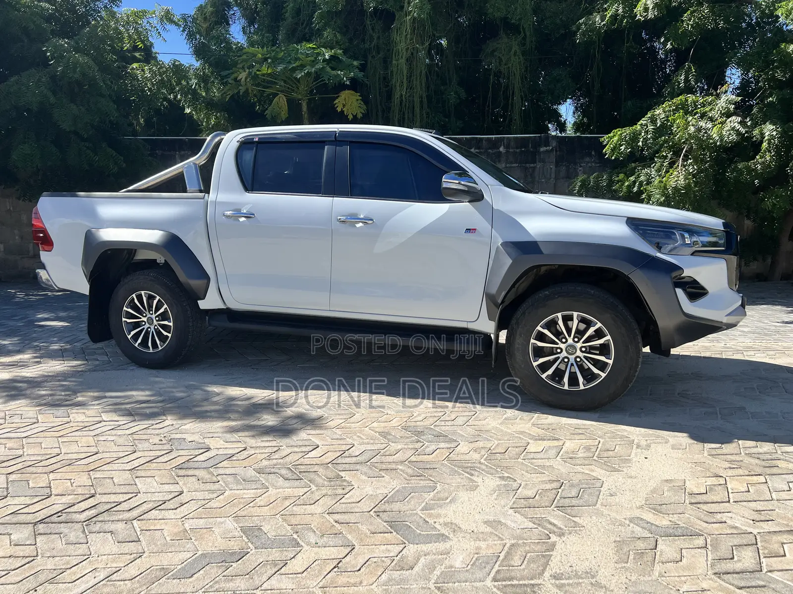 Toyota Hilux 2020 White