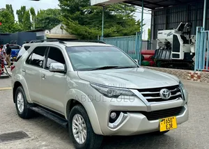 Toyota Fortuner 2015 Silver