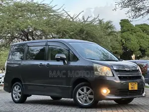 Toyota Noah 2008 Gray