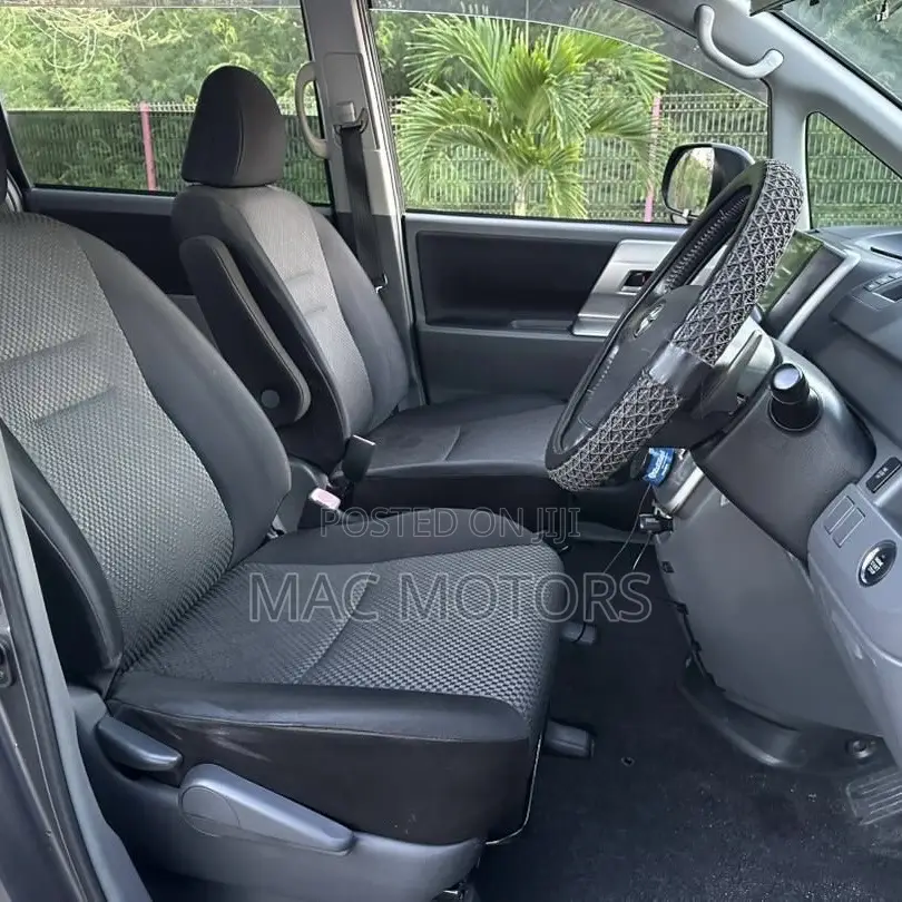 Toyota Noah 2008 Gray