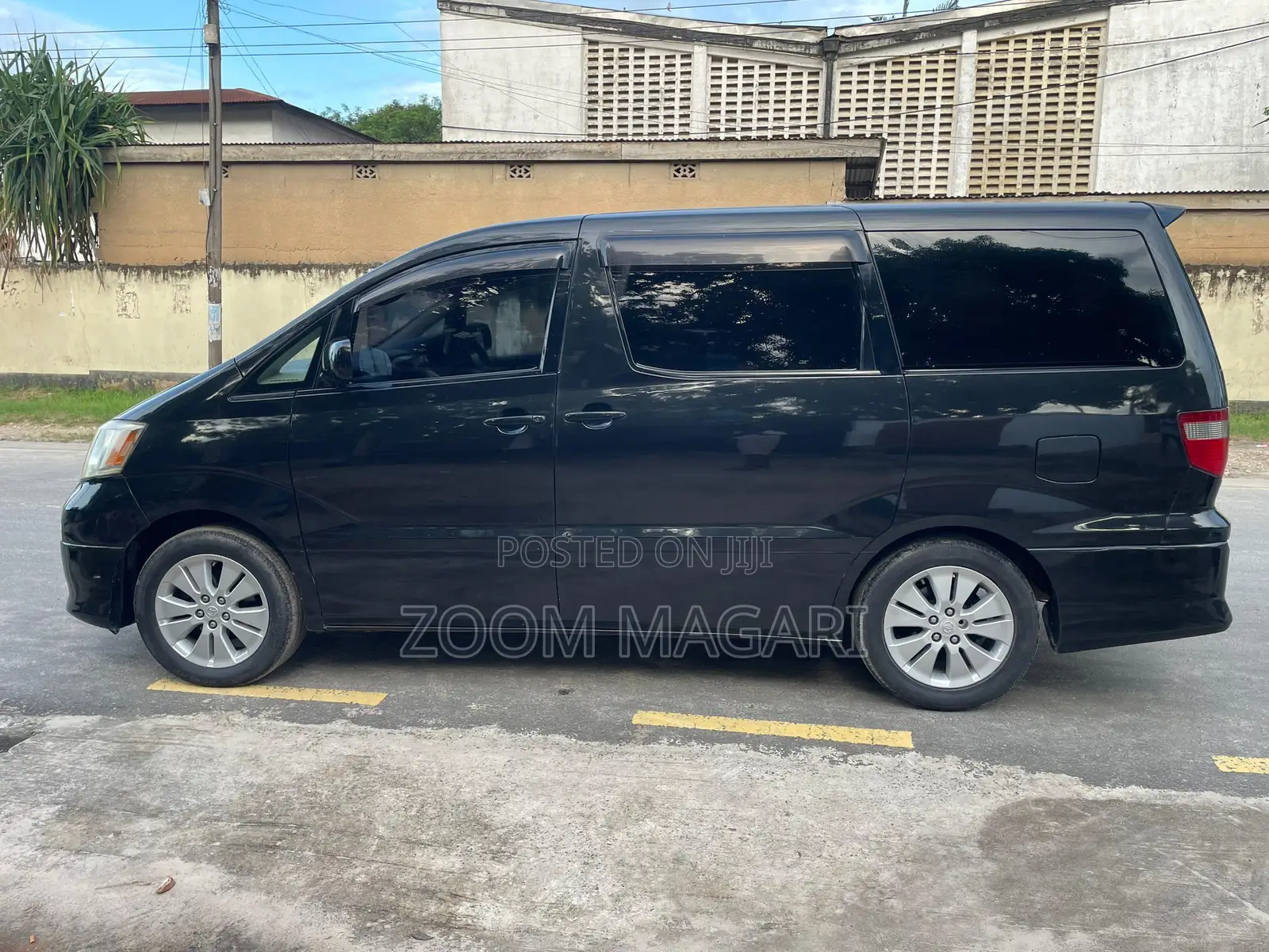Toyota Alphard 2004 Black