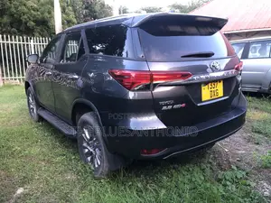 Toyota Fortuner 2020 Gray