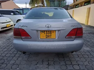 Toyota Crown 2004 Silver