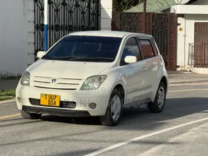 Toyota IST 2003 White