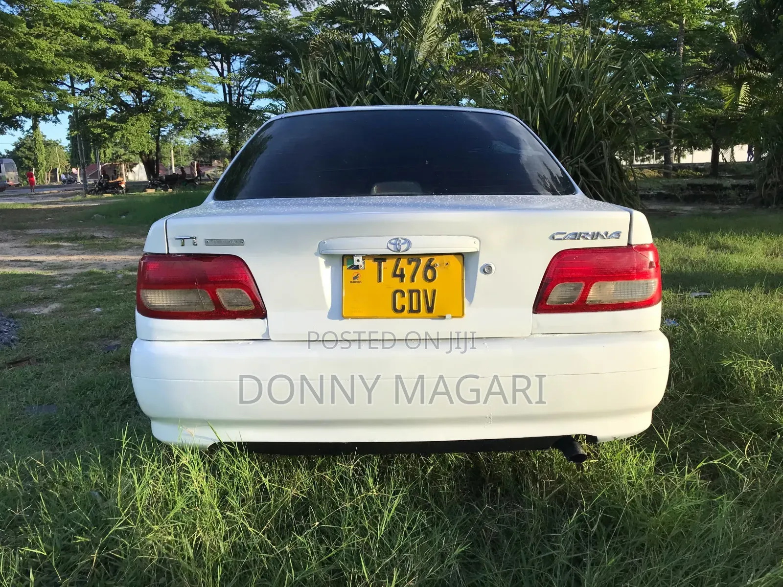 Toyota Carina 2000 White