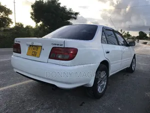 Toyota Carina 2000 White
