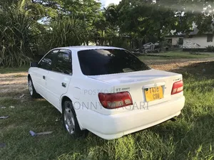 Toyota Carina 2000 White