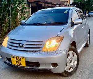 Toyota IST 2005 Silver