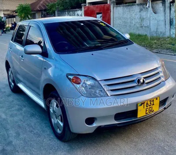 Toyota IST 2005 Silver