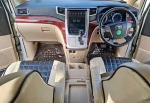 Toyota Alphard 2.4 Petrol AWD 2013 White