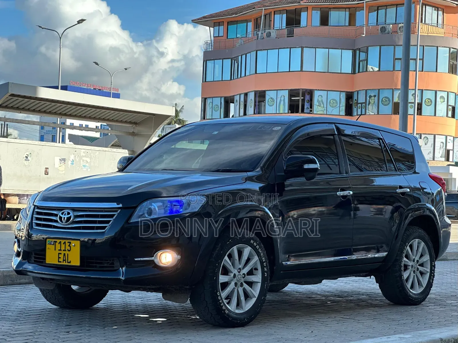 Toyota Vanguard 2011 Black