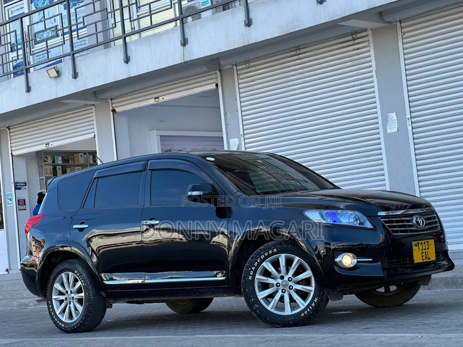 Toyota Vanguard 2011 Black
