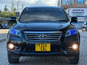 Toyota Vanguard 2011 Black