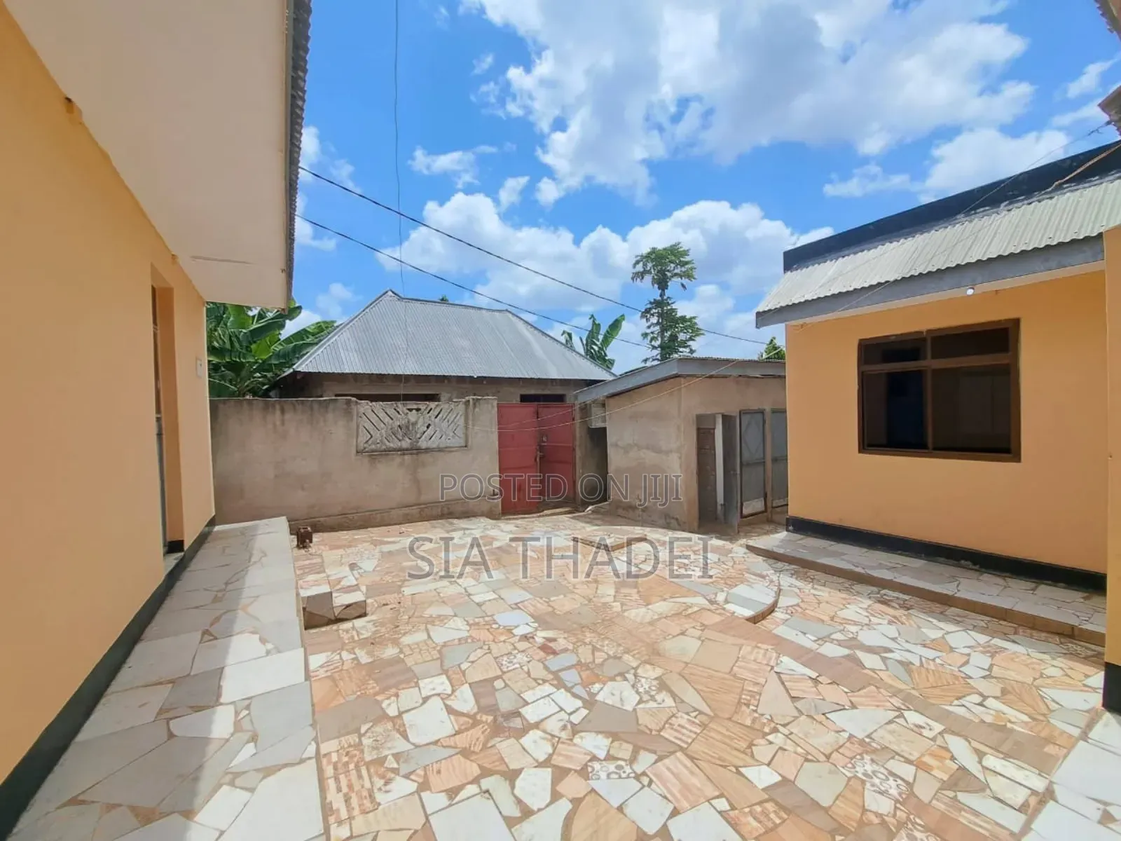 7bdrm Apartment in Mbezi for rent