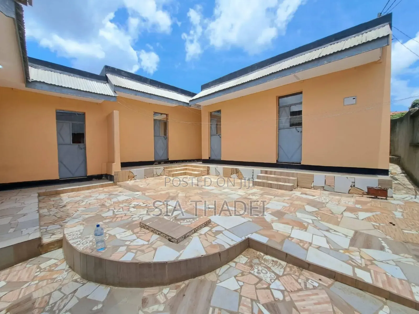 7bdrm Apartment in Mbezi for rent