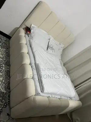 Kitanda Bedsofa Ya Kisasa 5/6 Ni Imara Kubwa Mzuri Sana Piga Simu