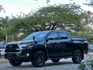 Toyota Hilux 2023 Blue