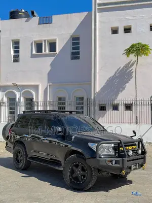 Toyota Land Cruiser 2010 Black