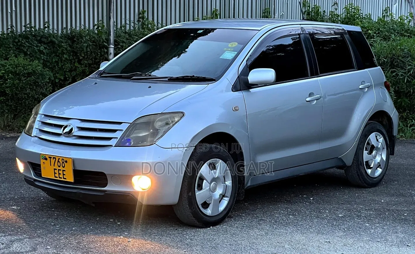 Toyota IST 2004 Silver