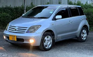 Toyota IST 2004 Silver