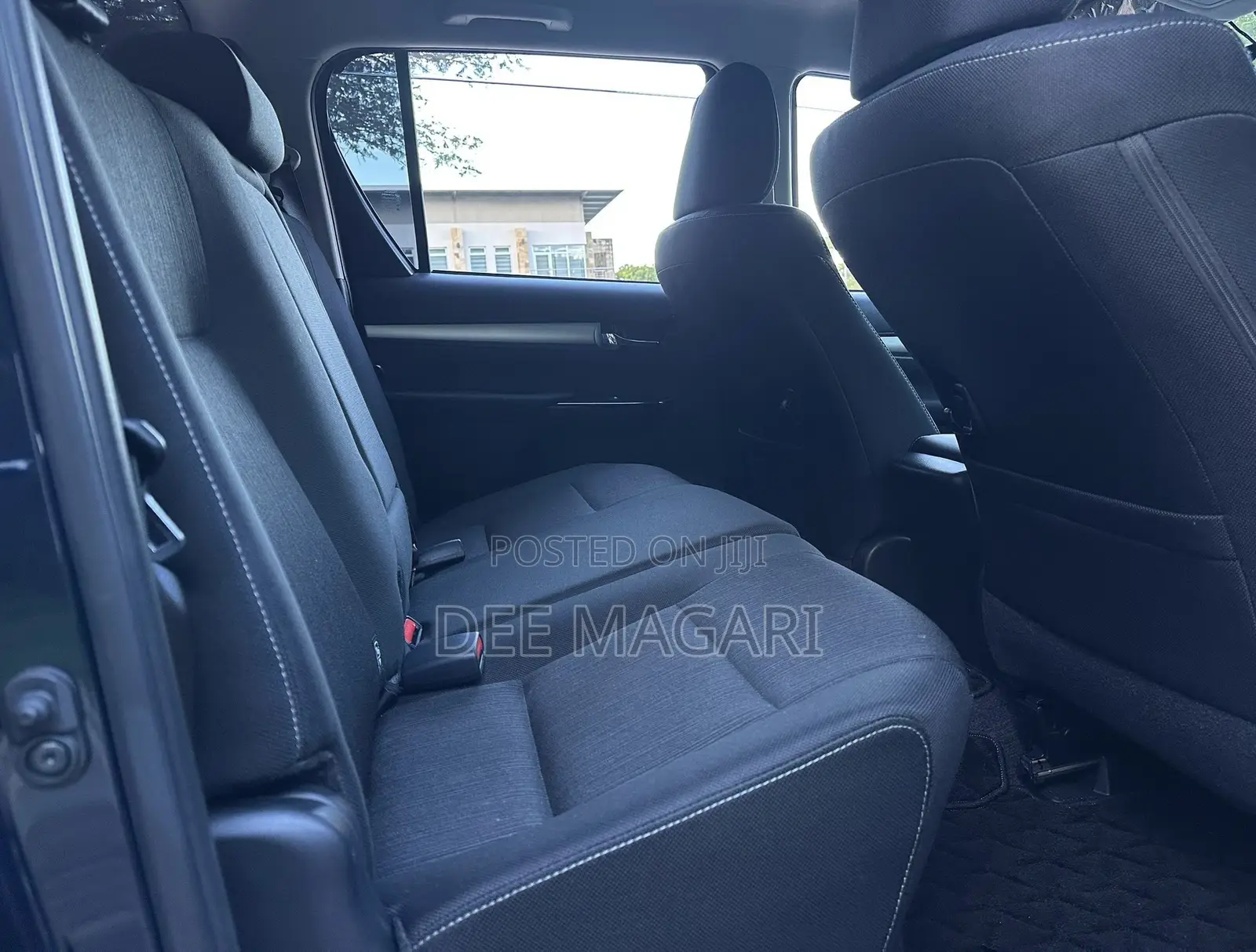 Toyota Hilux 2023 Blue