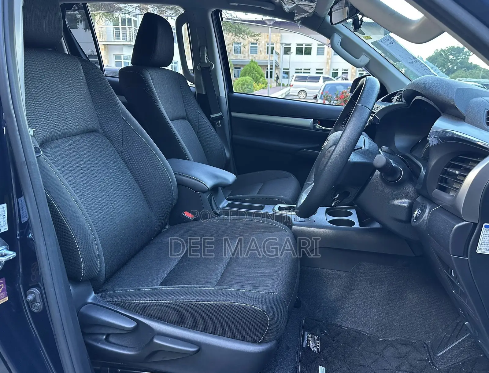 Toyota Hilux 2023 Blue