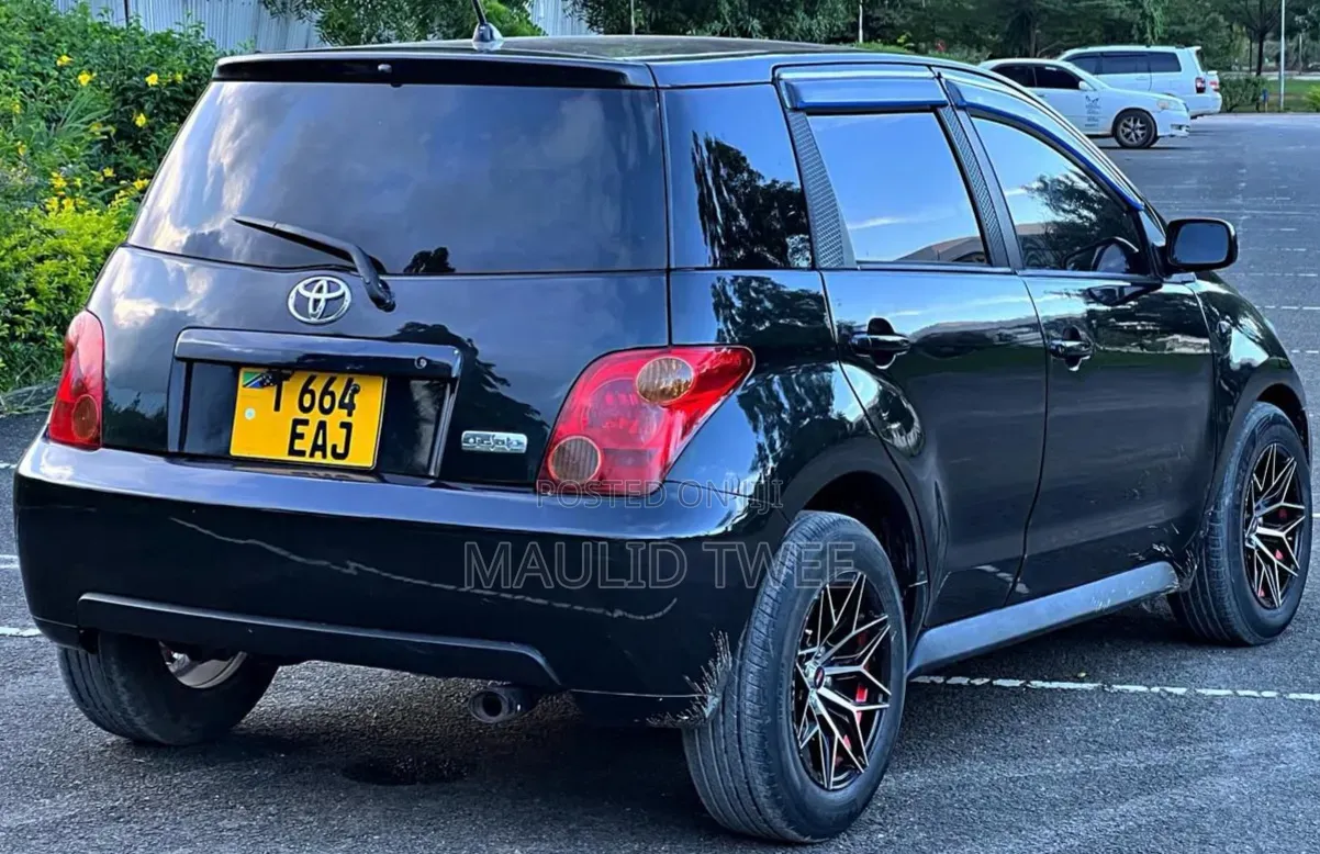 Toyota IST 2003 Black