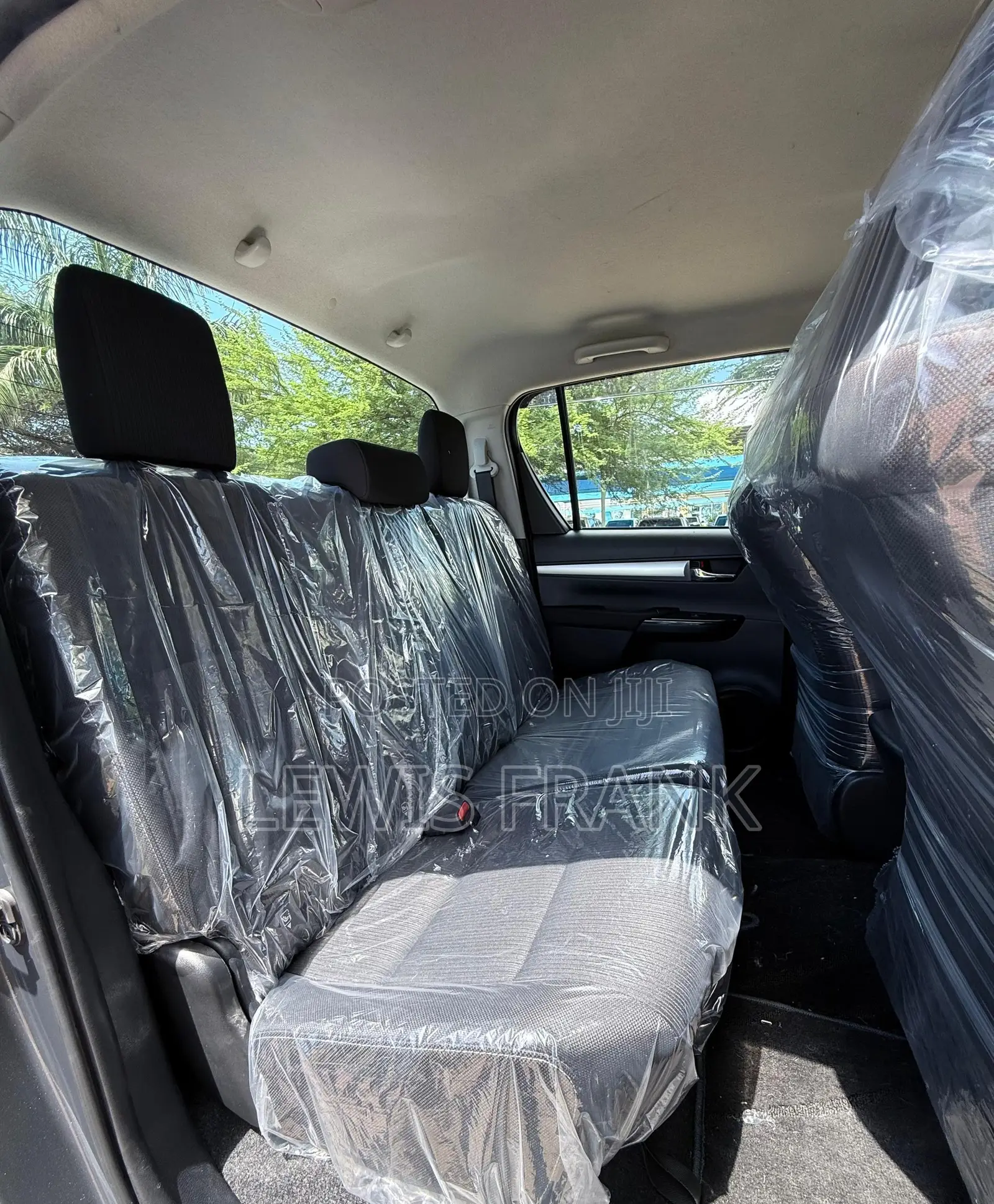 Toyota Hilux 2022 Brown