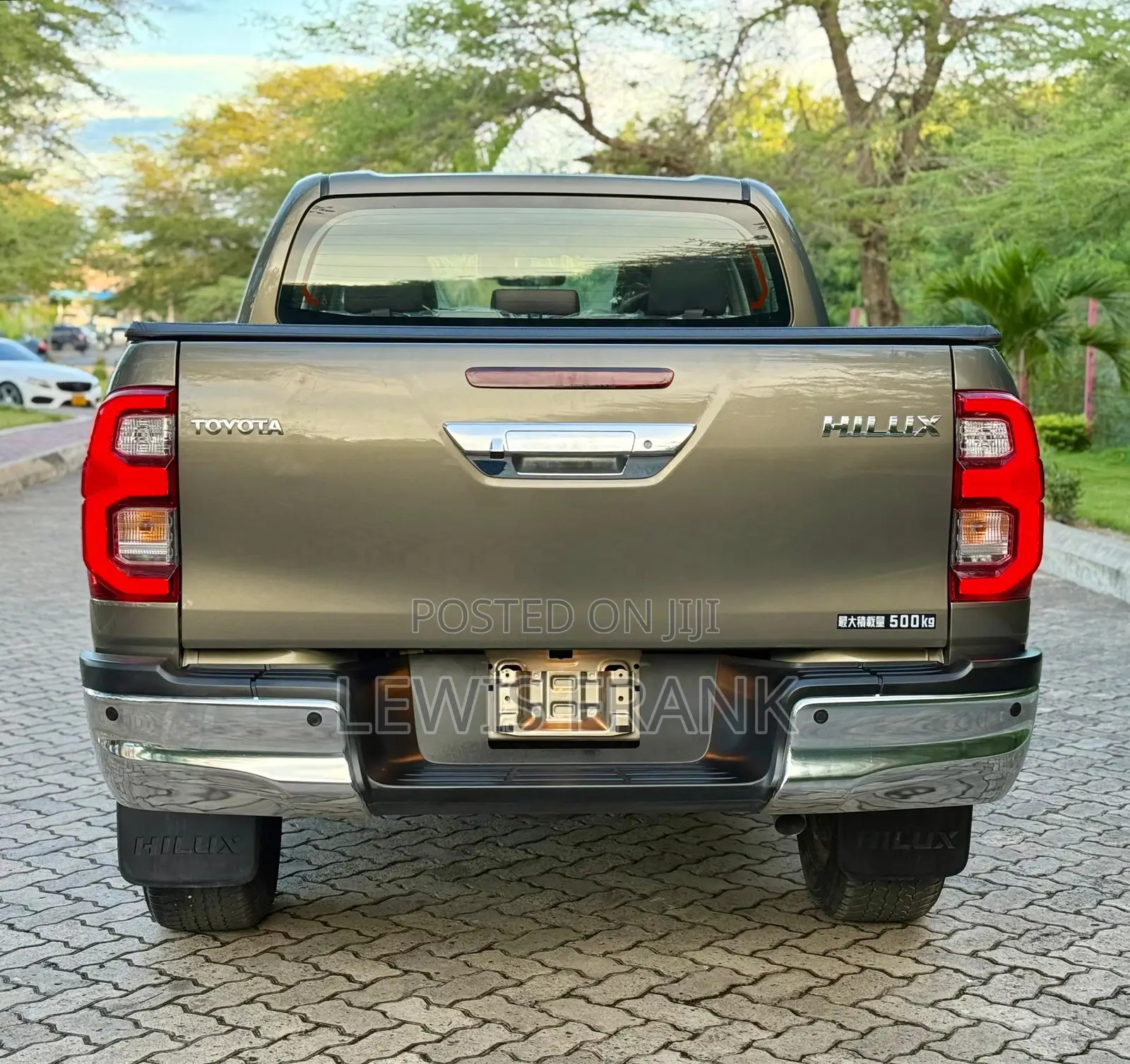 Toyota Hilux 2022 Brown