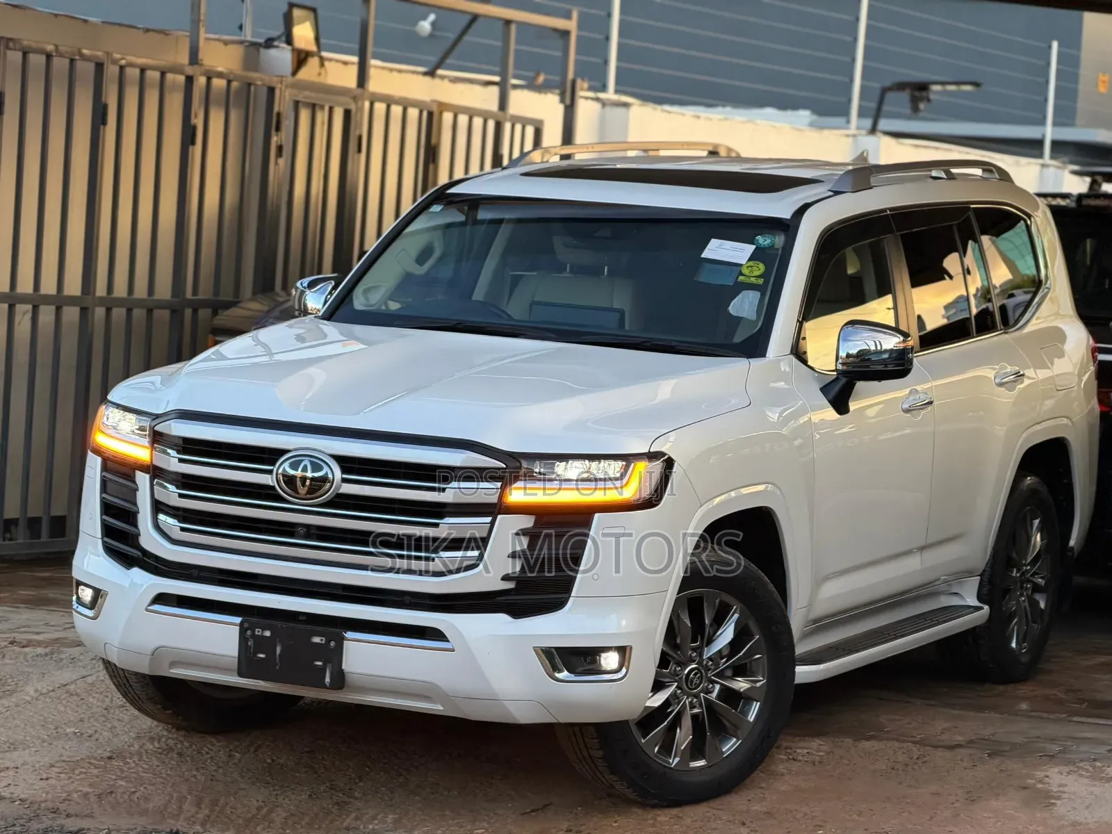 Toyota Land Cruiser 2023 White