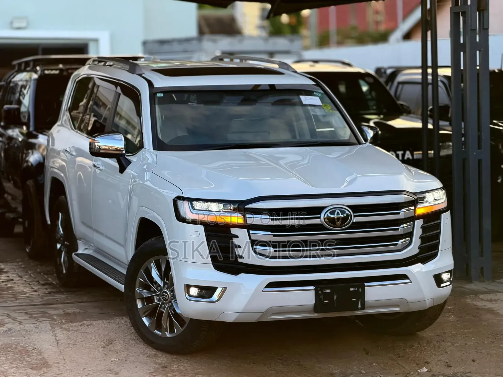 Toyota Land Cruiser 2023 White