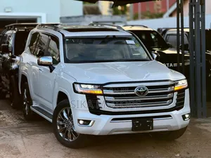 Toyota Land Cruiser 2023 White