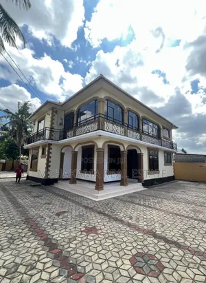 4bdrm Block of Flats in Mchakama Real Estate, Kitunda for sale